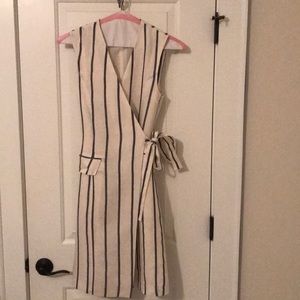 Theory wrap dress- with pockets!